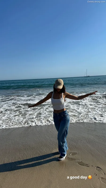Victoria Justice photo 7 of 3442