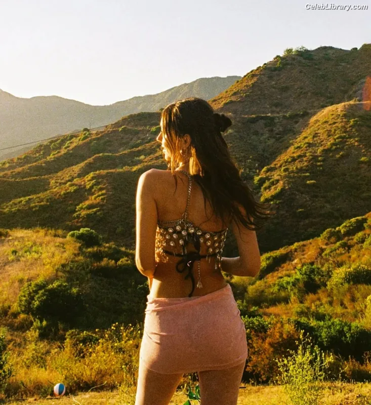 Victoria Justice photo 9 of 3442