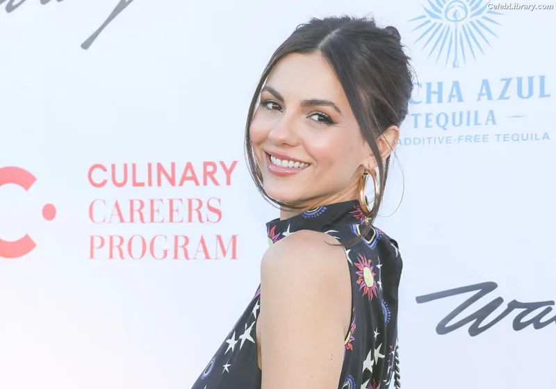 Victoria Justice photo 12 of 3442