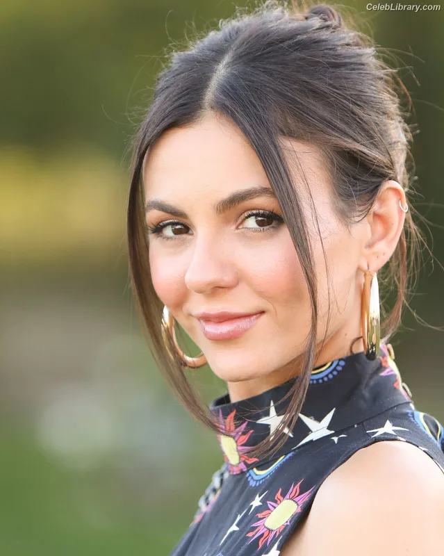 Victoria Justice photo 14 of 3442