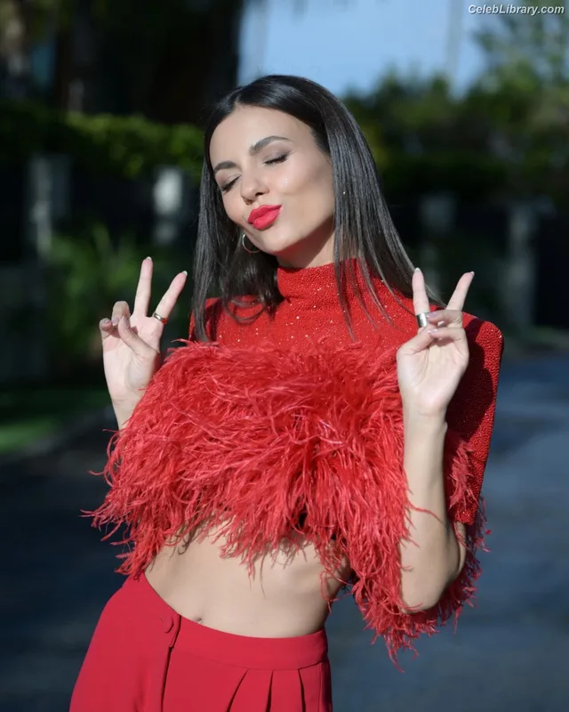 Victoria Justice photo 19 of 3442