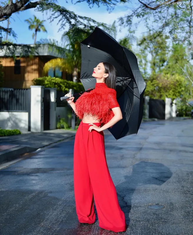 Victoria Justice photo 10 of 3442