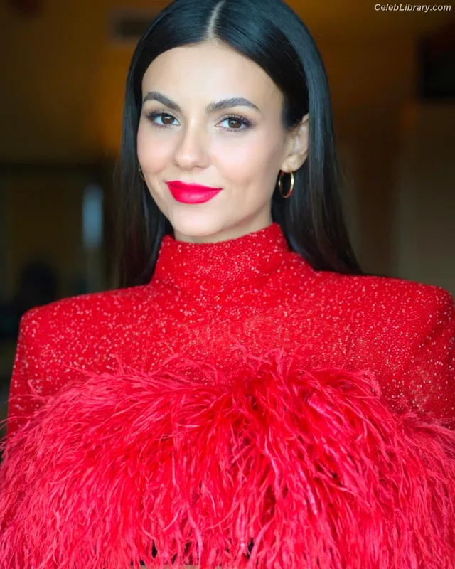 Victoria Justice photo 17 of 3442