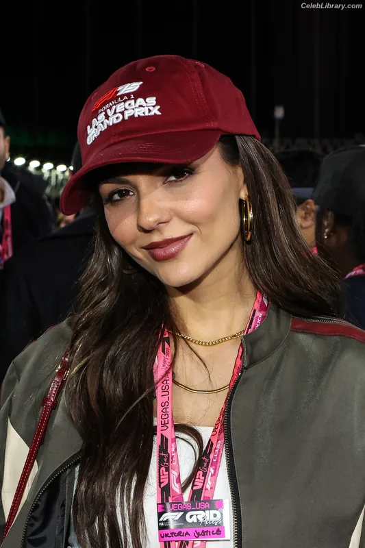 Victoria Justice photo 3 of 3442