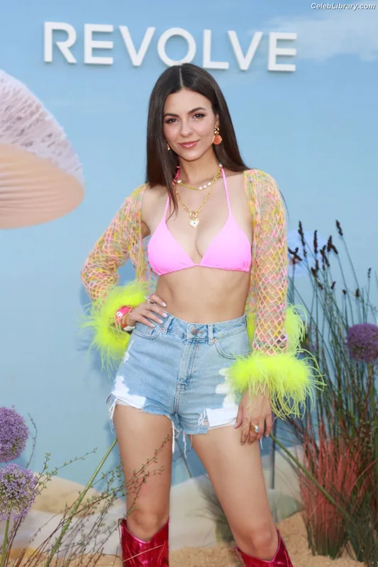 Victoria Justice photo 13 of 3442
