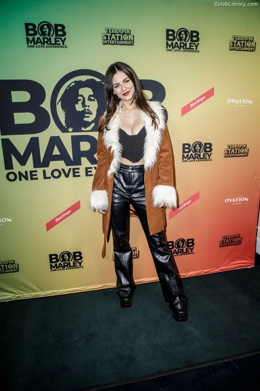 Victoria Justice photo 2 of 3442