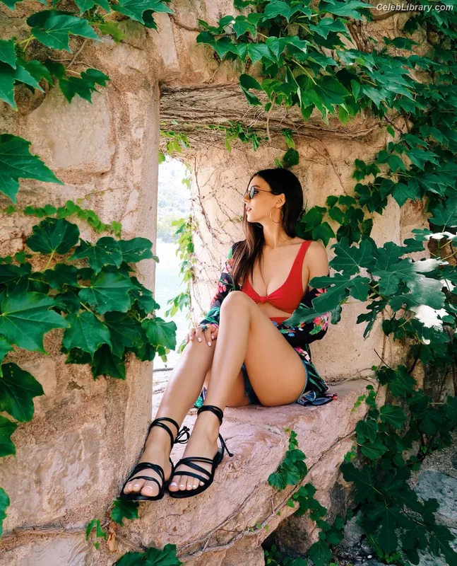 Victoria Justice photo 7 of 3442