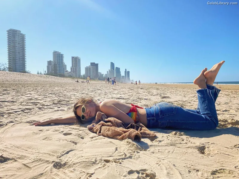 Victoria Justice photo 4 of 3442