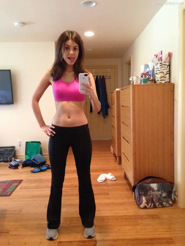 Victoria Justice photo 16 of 3442