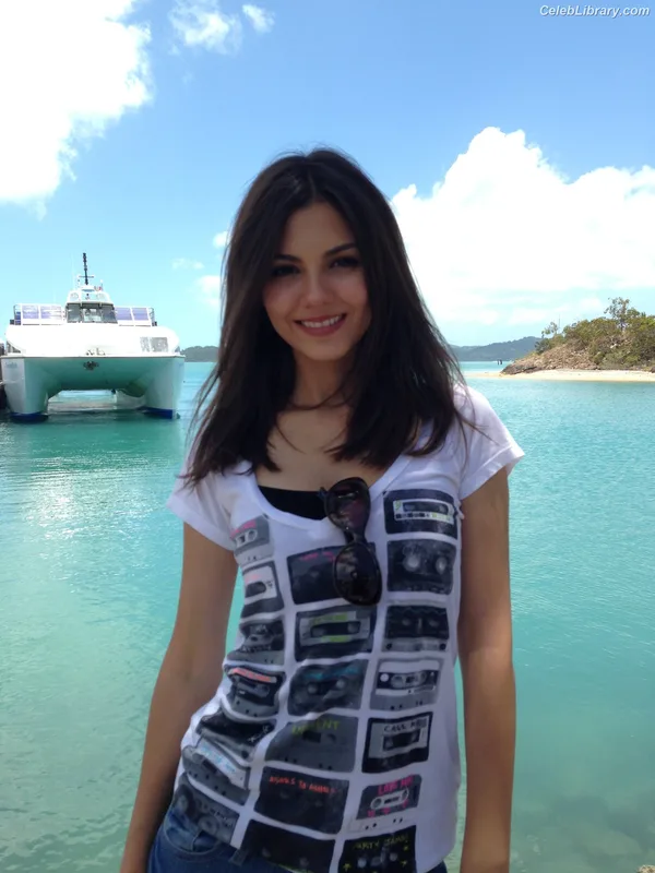Victoria Justice photo 15 of 3442