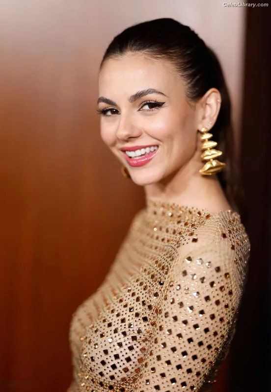 Victoria Justice photo 18 of 3442
