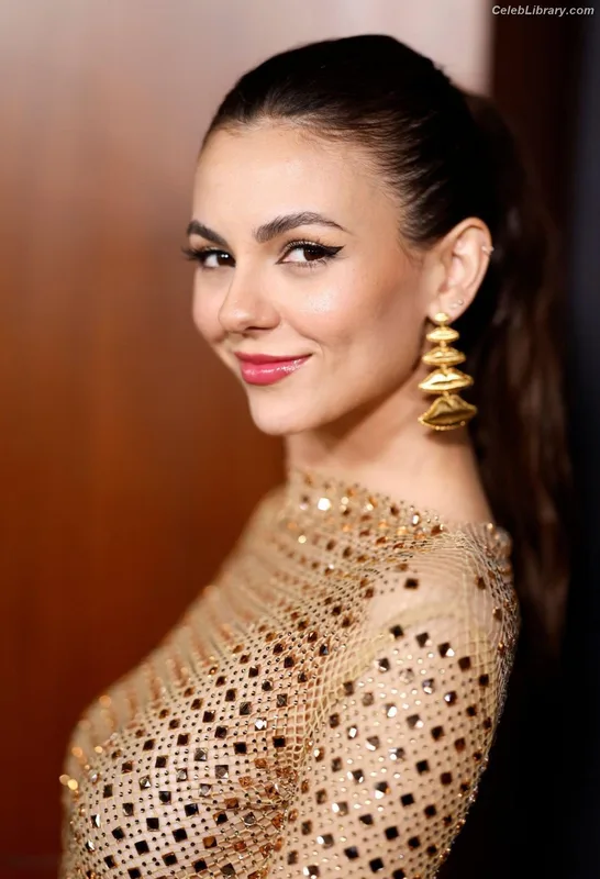 Victoria Justice photo 19 of 3442