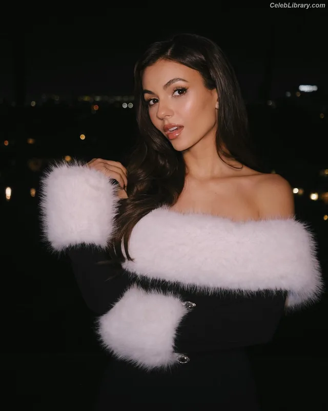 Victoria Justice photo 23 of 3442
