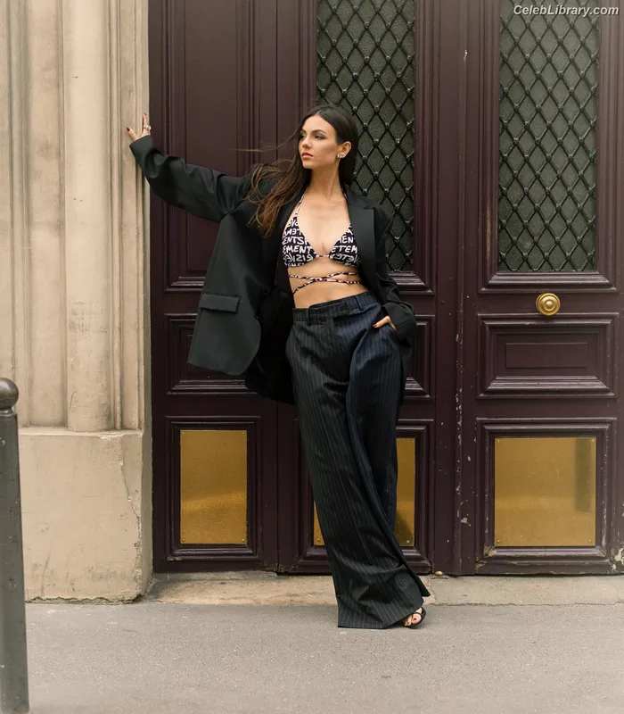 Victoria Justice photo 2 of 3442