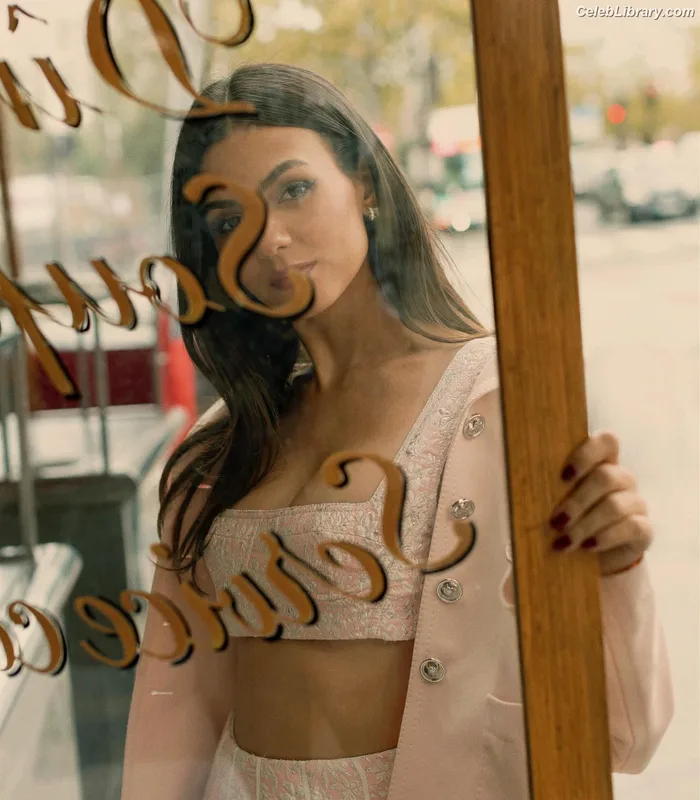 Victoria Justice photo 9 of 3442