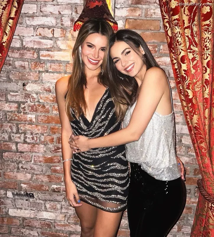 Victoria Justice photo 12 of 3442