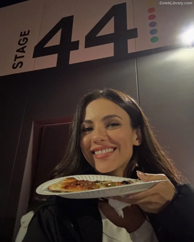 Victoria Justice photo 21 of 3442