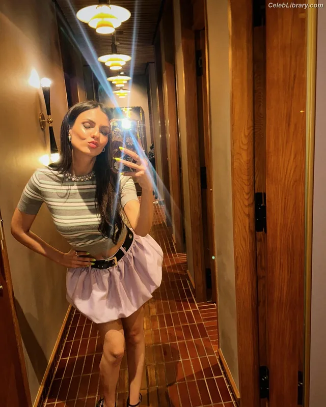 Victoria Justice photo 1 of 3442