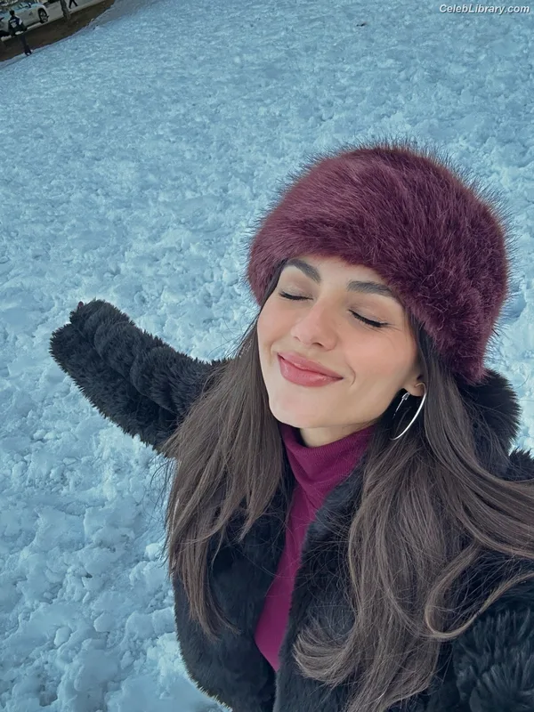 Victoria Justice photo 17 of 3442