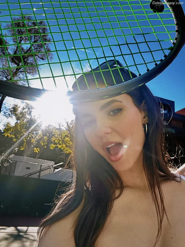 Victoria Justice photo 10 of 3442