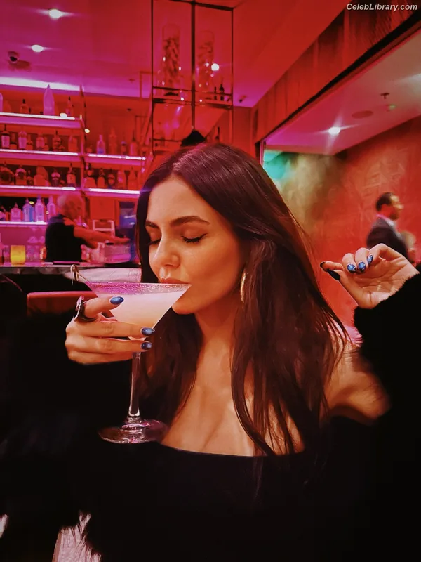 Victoria Justice photo 11 of 3442