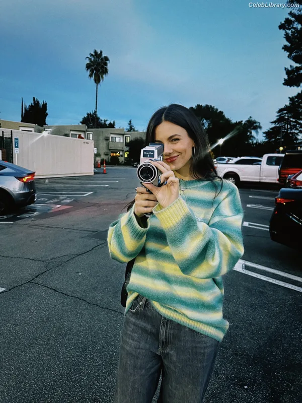 Victoria Justice photo 14 of 3442