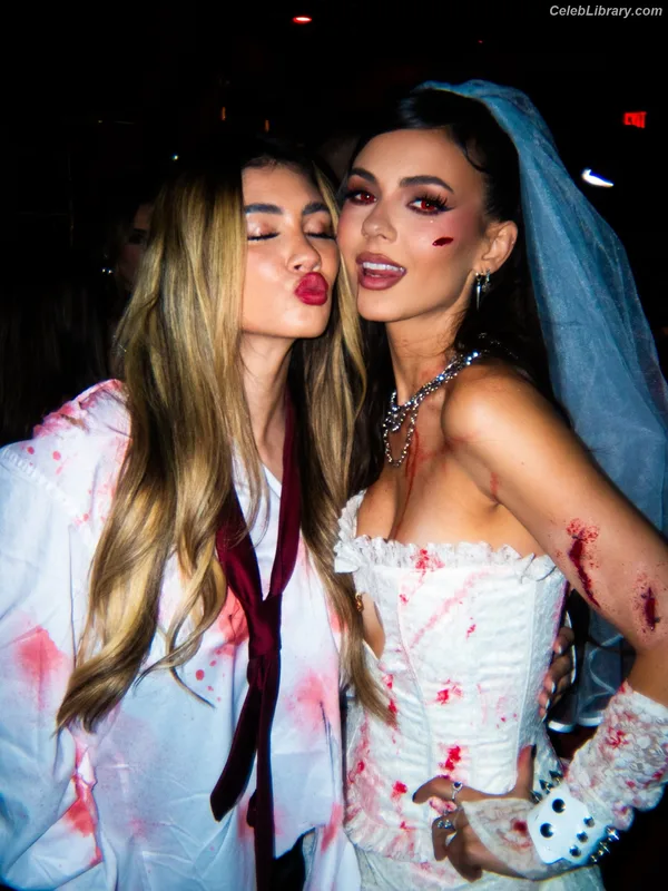 Victoria Justice photo 4 of 3442