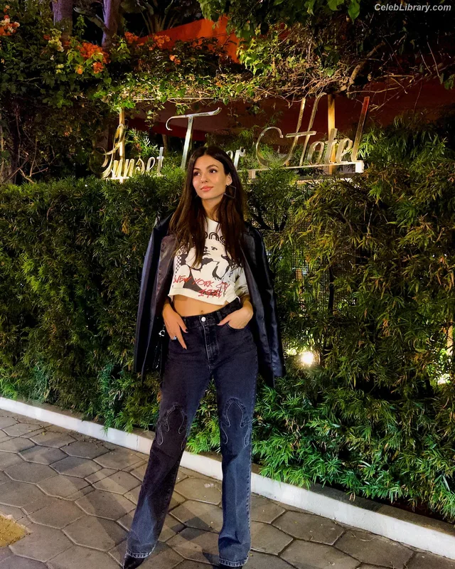 Victoria Justice photo 17 of 3442