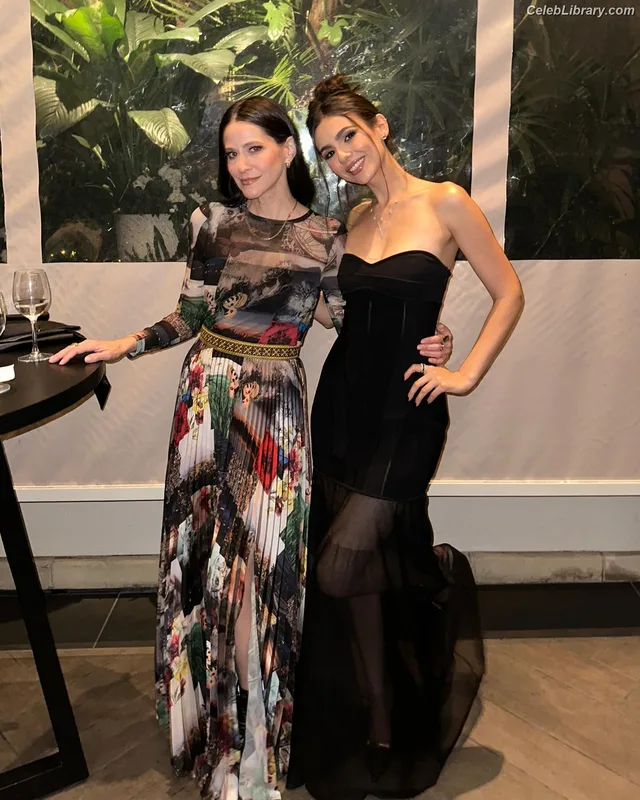 Victoria Justice photo 1 of 3442
