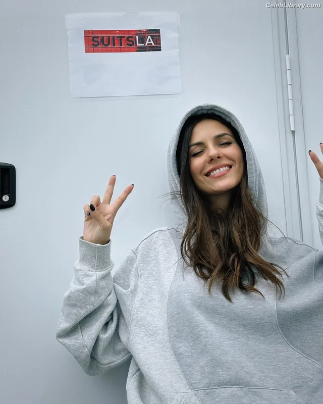 Victoria Justice photo 14 of 3442
