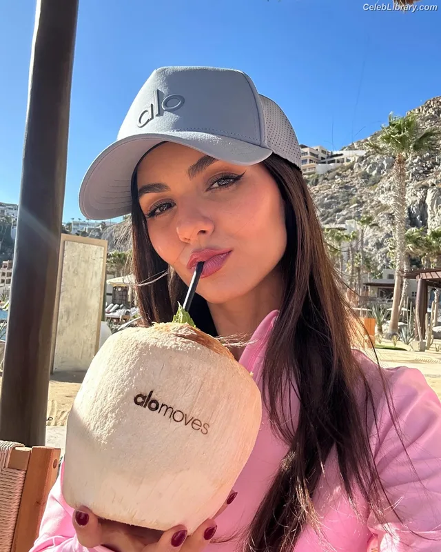 Victoria Justice photo 18 of 3442