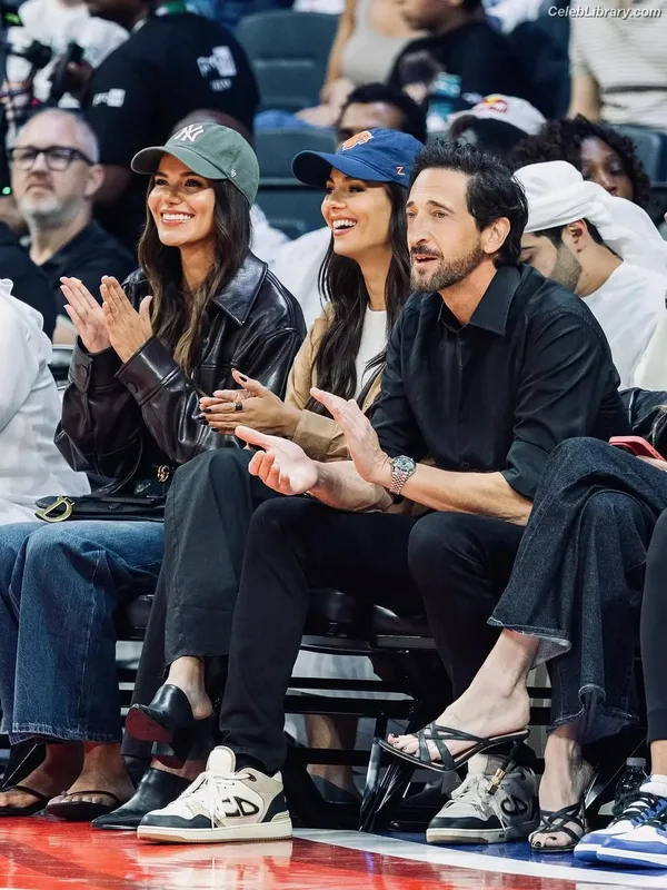 Victoria Justice photo 5 of 3442
