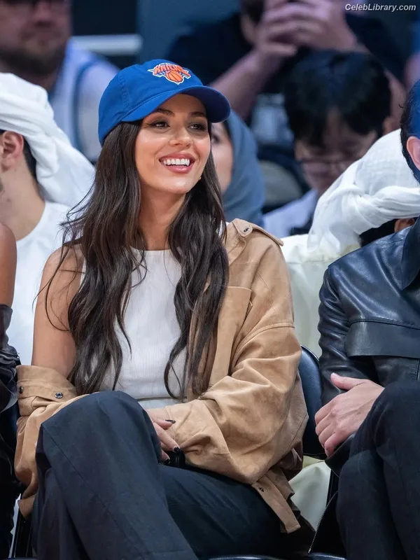 Victoria Justice photo 7 of 3442