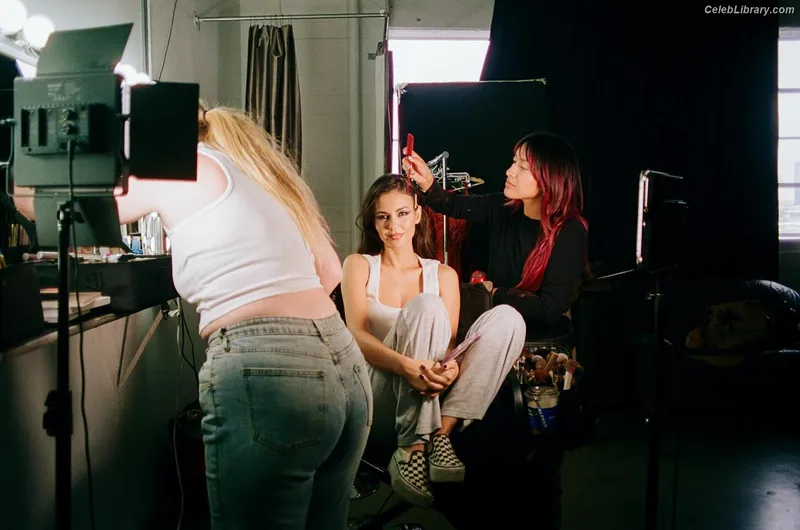 Victoria Justice photo 10 of 3442