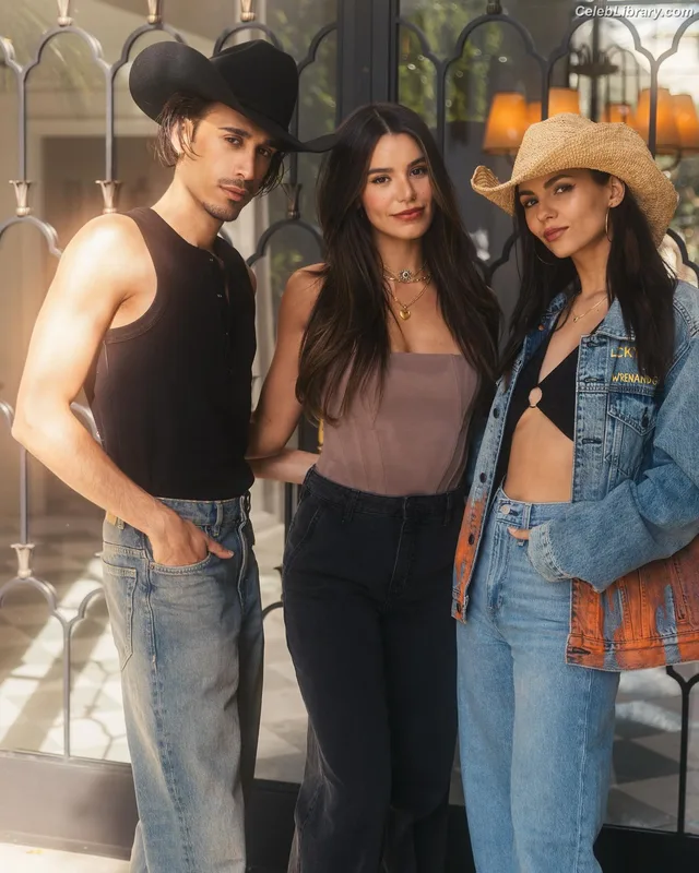 Victoria Justice photo 13 of 3442
