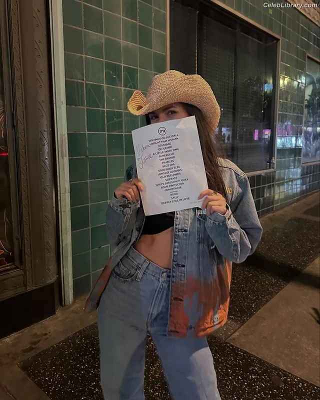 Victoria Justice photo 18 of 3442