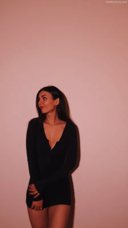 Victoria Justice photo 14 of 3442