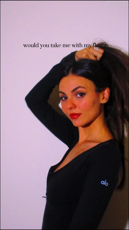 Victoria Justice photo 24 of 3442