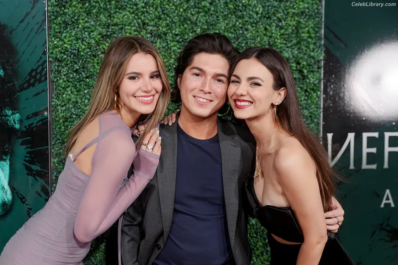 Victoria Justice photo 8 of 3442