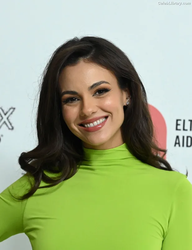 Victoria Justice photo 6 of 3442