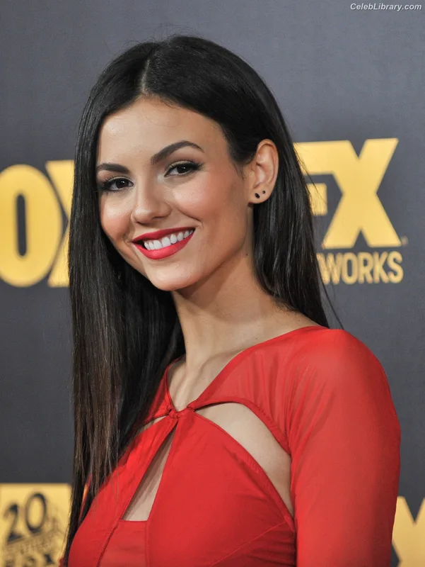 Victoria Justice photo 9 of 3442