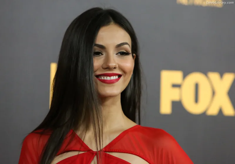 Victoria Justice photo 14 of 3442