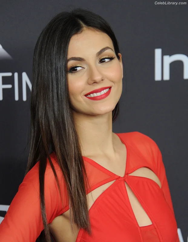 Victoria Justice photo 5 of 3442
