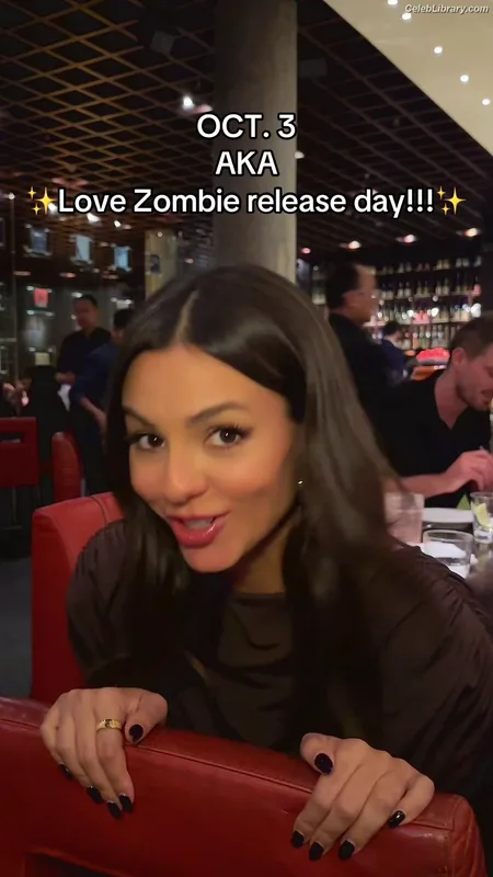Victoria Justice photo 15 of 3442