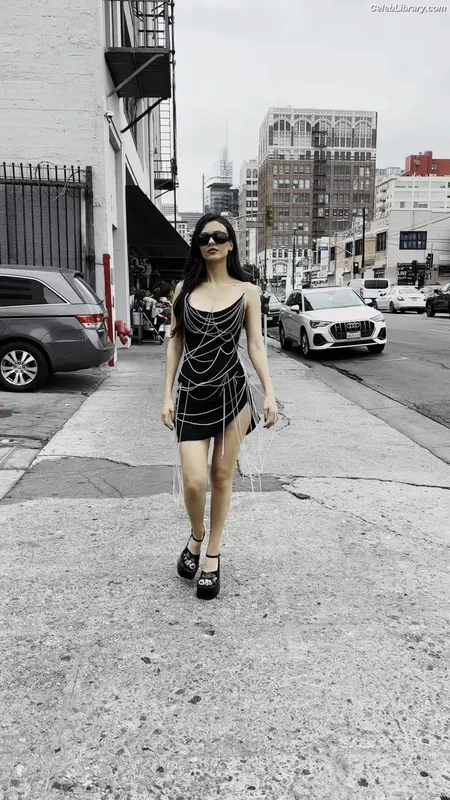 Victoria Justice photo 1 of 3442