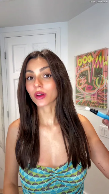 Victoria Justice photo 13 of 3442