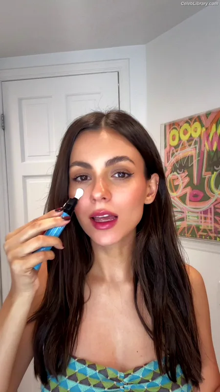 Victoria Justice photo 14 of 3442