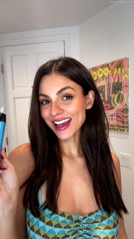Victoria Justice photo 15 of 3442