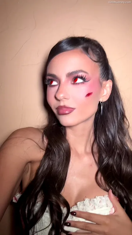 Victoria Justice photo 2 of 3442