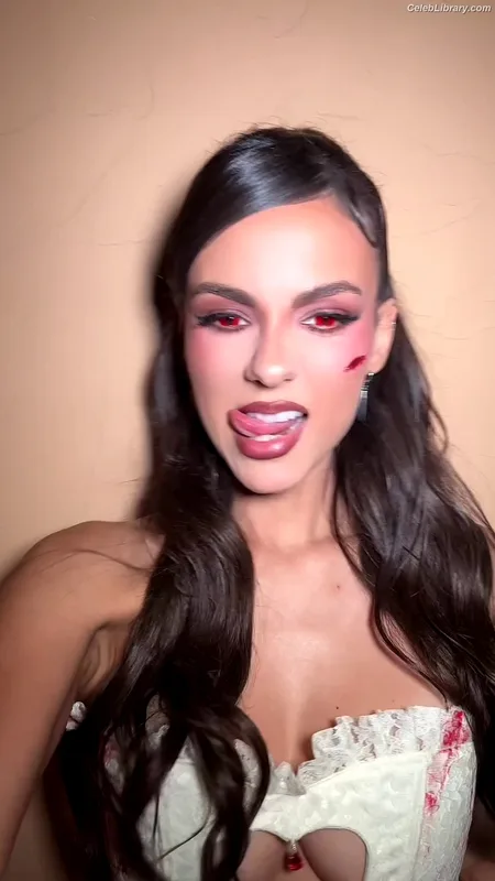 Victoria Justice photo 3 of 3442